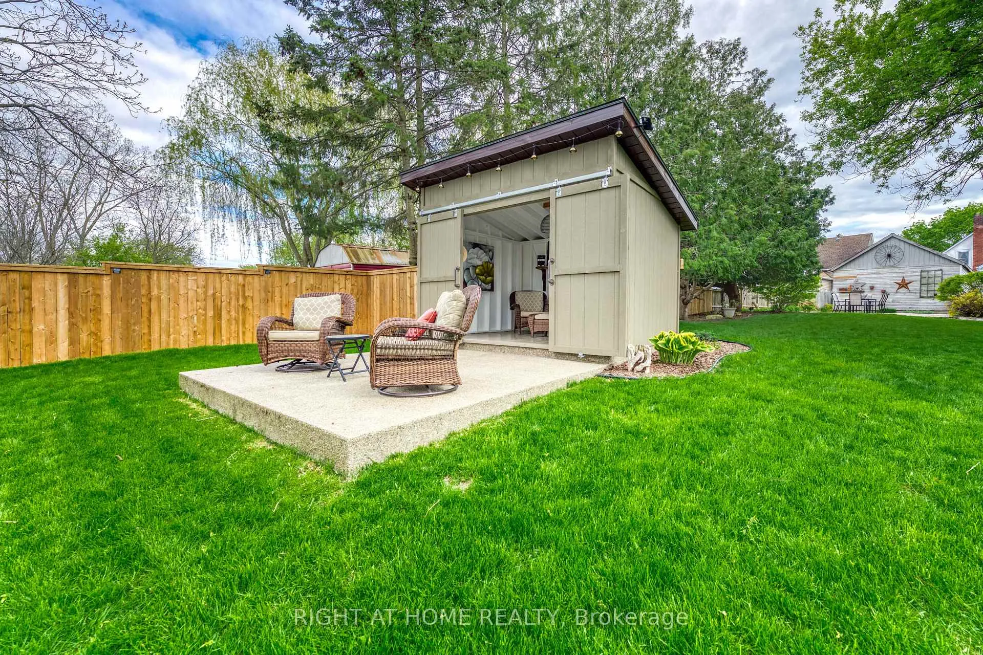 Photo 5 of 4332 Petrolia Line, Enniskillen, Petrolia — HOMEH