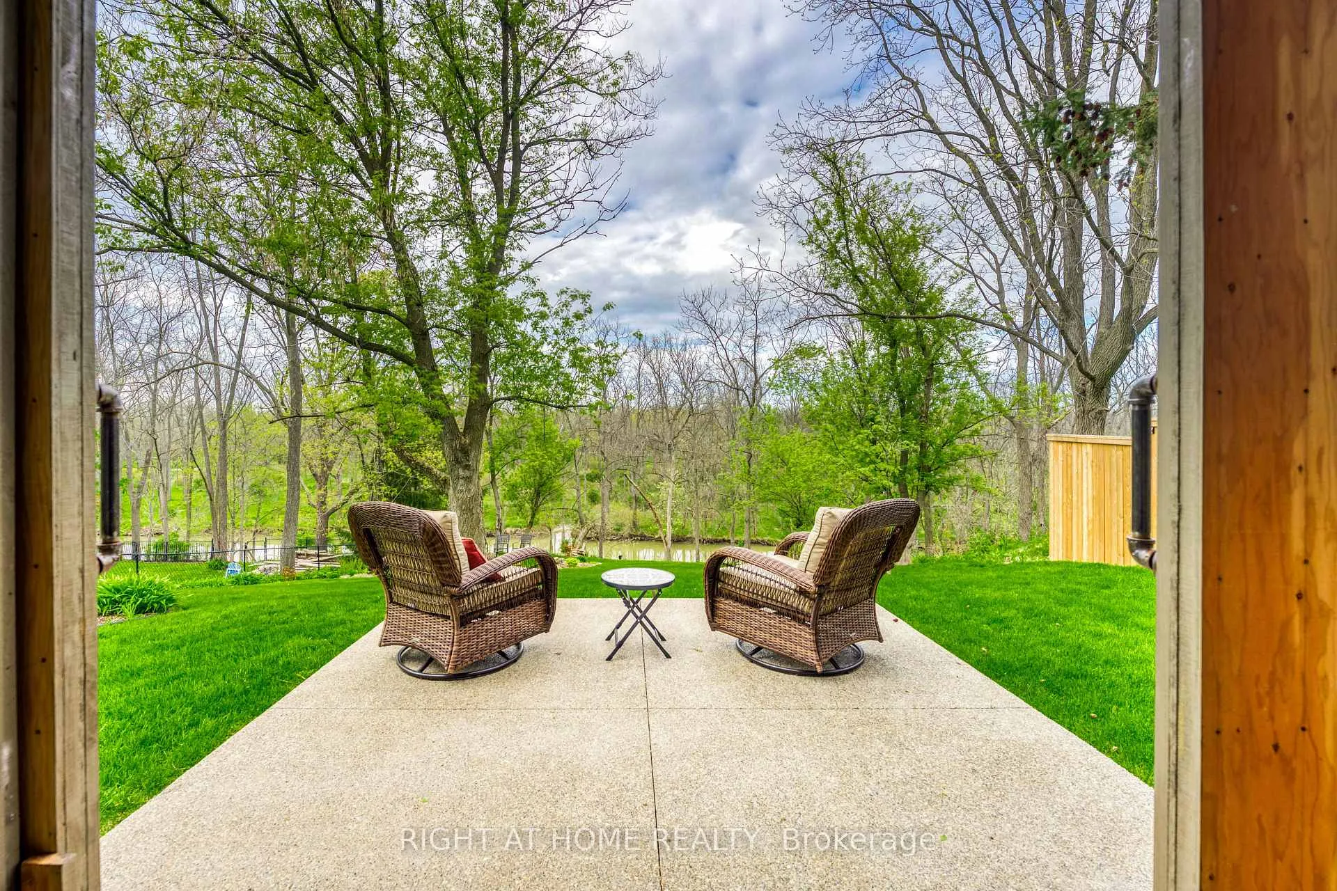 Photo 7 of 4332 Petrolia Line, Enniskillen, Petrolia — HOMEH