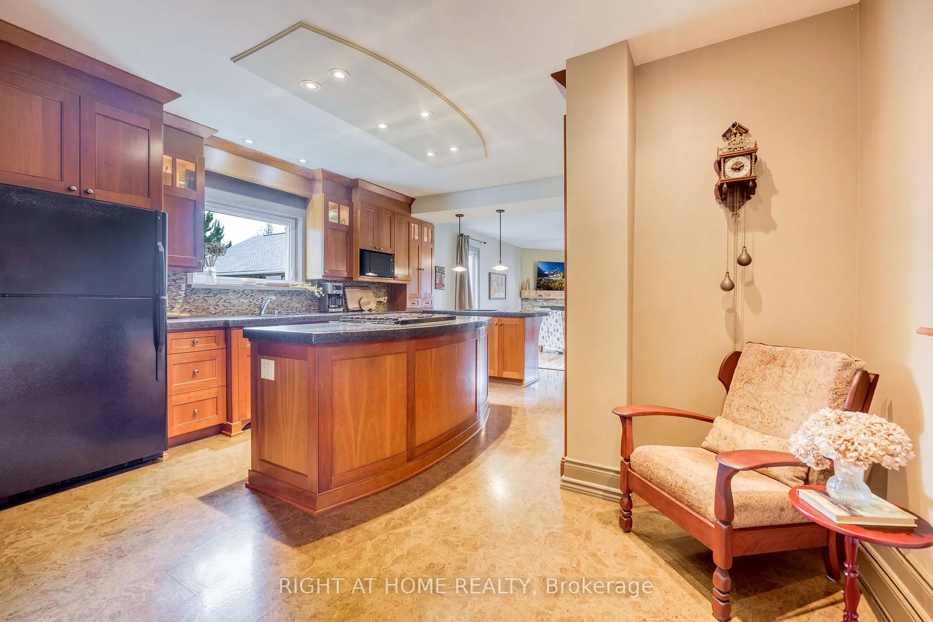 Photo 22 of 4332 Petrolia Line, Enniskillen, Petrolia — HOMEH