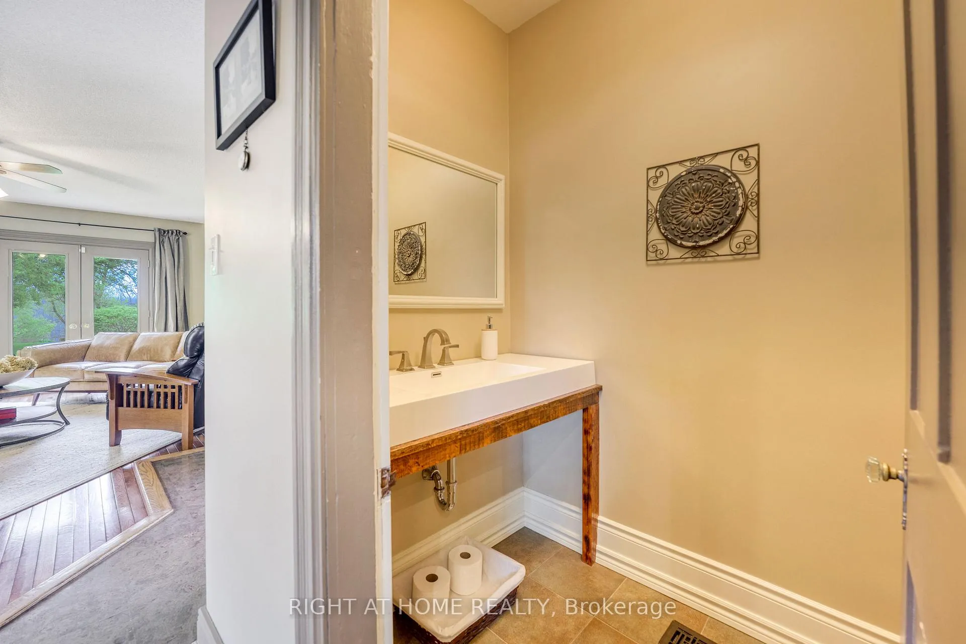 Photo 26 of 4332 Petrolia Line, Enniskillen, Petrolia — HOMEH