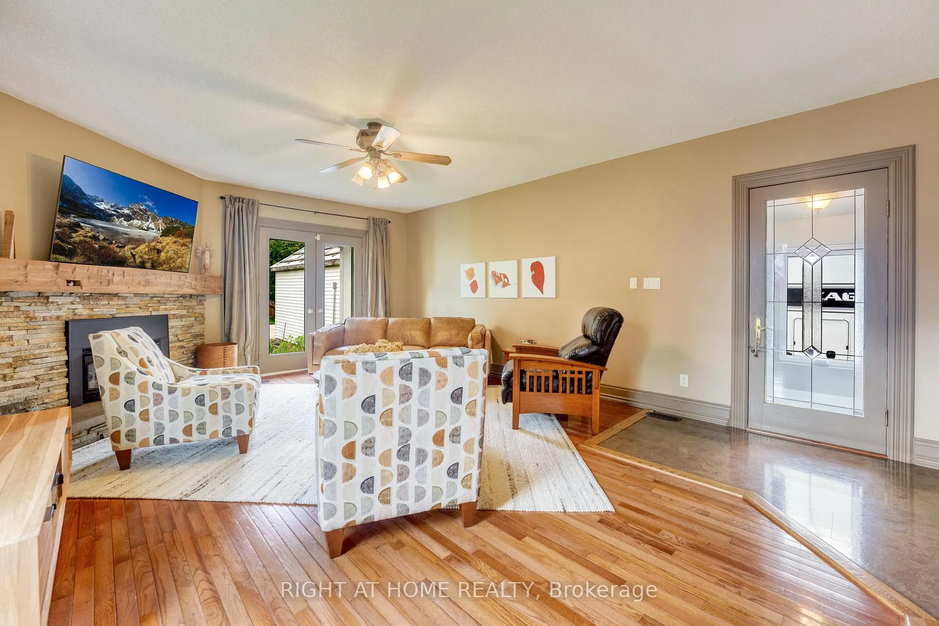 Photo 29 of 4332 Petrolia Line, Enniskillen, Petrolia — HOMEH