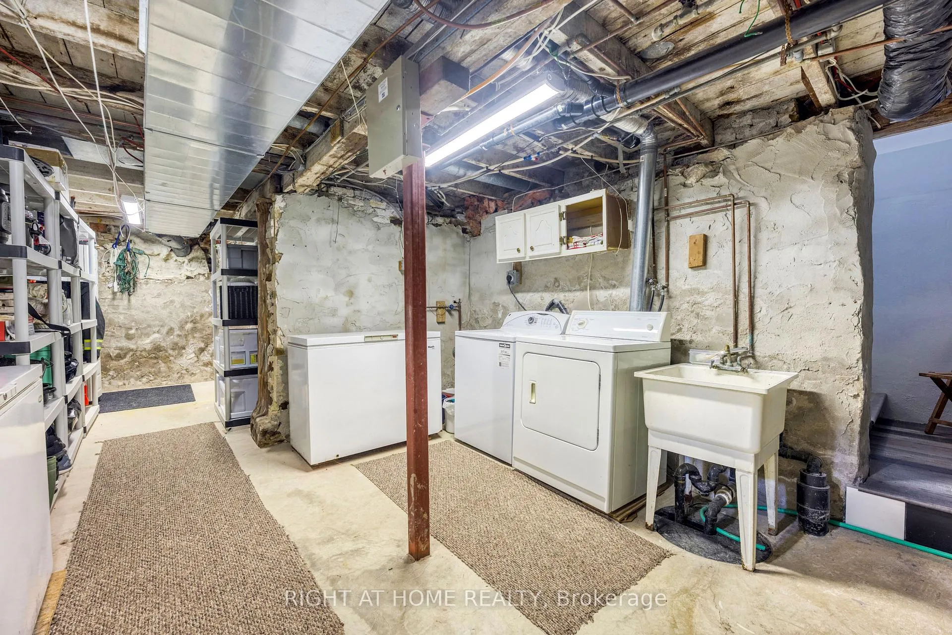 Photo 35 of 4332 Petrolia Line, Enniskillen, Petrolia — HOMEH