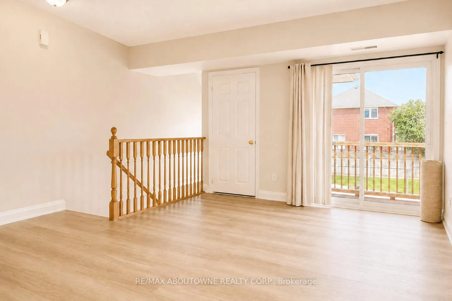 Photo 5 of Unit 906, 4140 Foxwood Drive, Burlington, Tansley — HOMEH