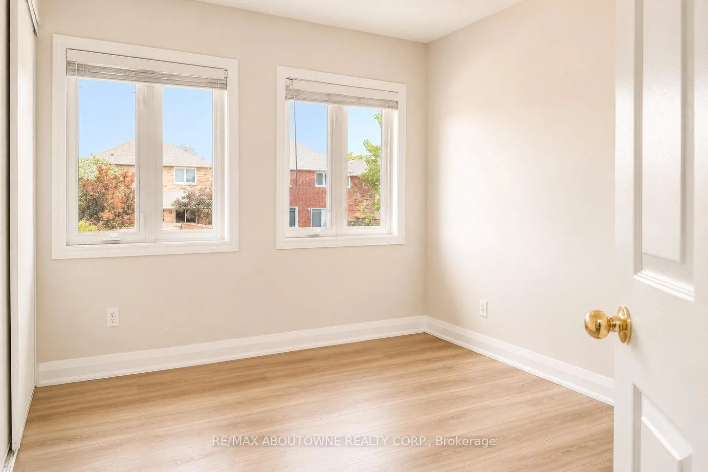 Photo 7 of Unit 906, 4140 Foxwood Drive, Burlington, Tansley — HOMEH