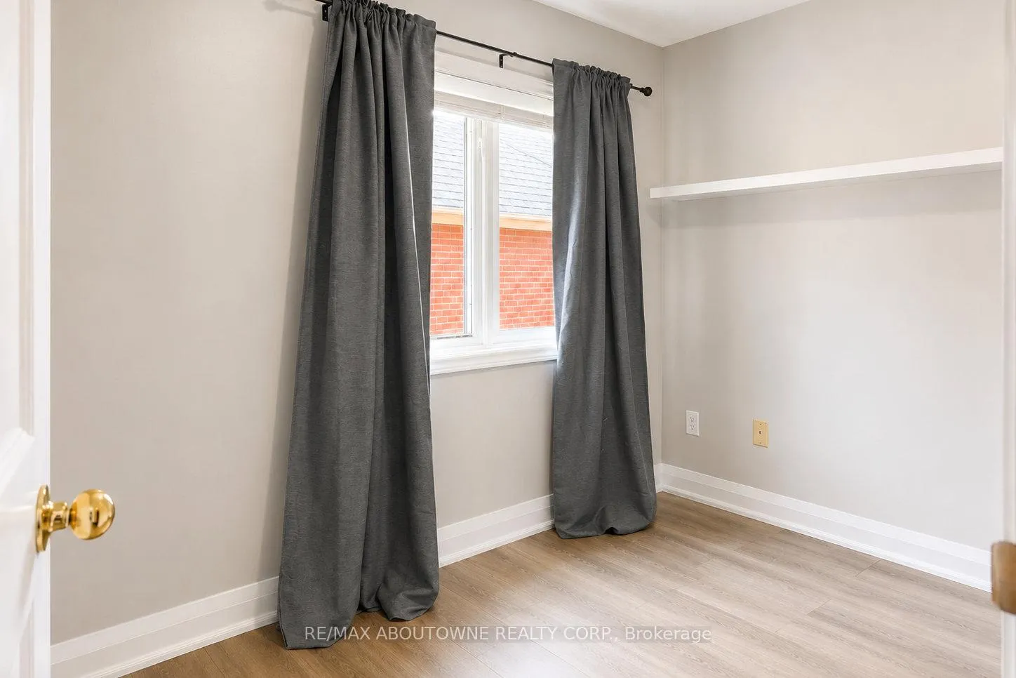 Photo 8 of Unit 906, 4140 Foxwood Drive, Burlington, Tansley — HOMEH
