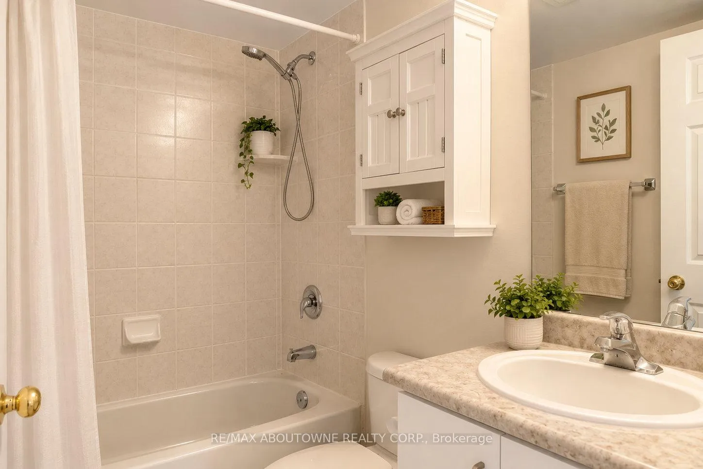 Photo 10 of Unit 906, 4140 Foxwood Drive, Burlington, Tansley — HOMEH