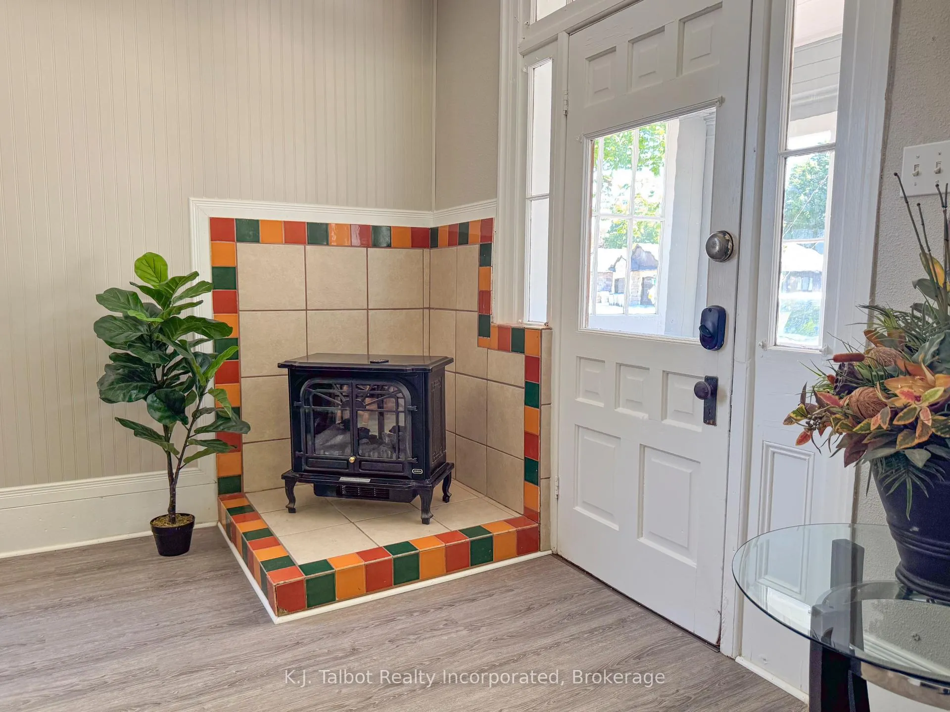 Photo 6 of 600 Fishleigh Street, Huron East, Brussels — HOMEH