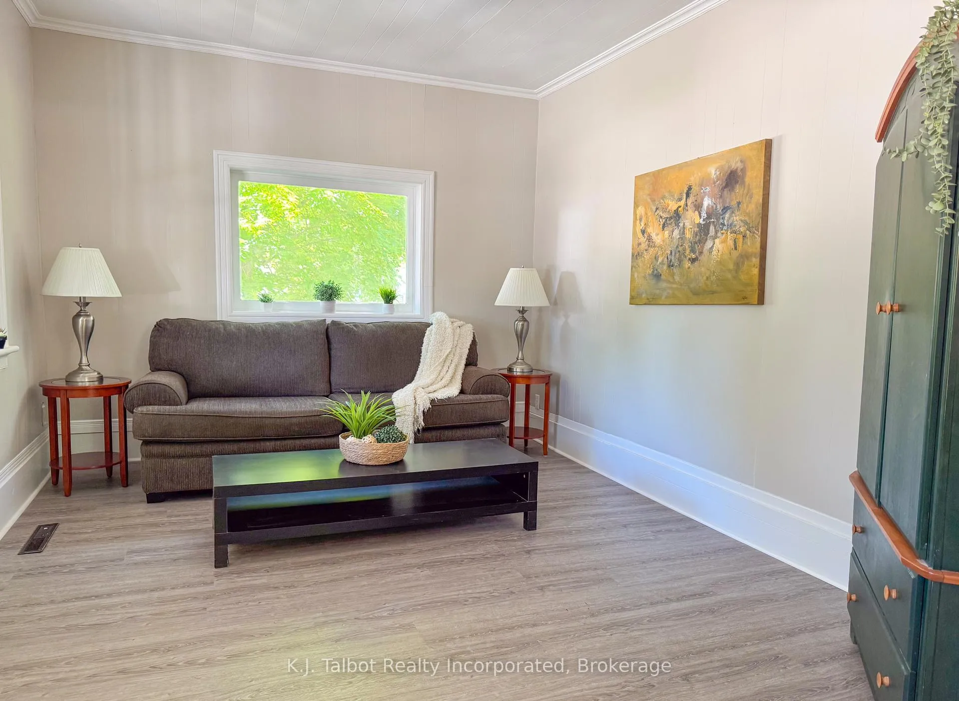 Photo 8 of 600 Fishleigh Street, Huron East, Brussels — HOMEH