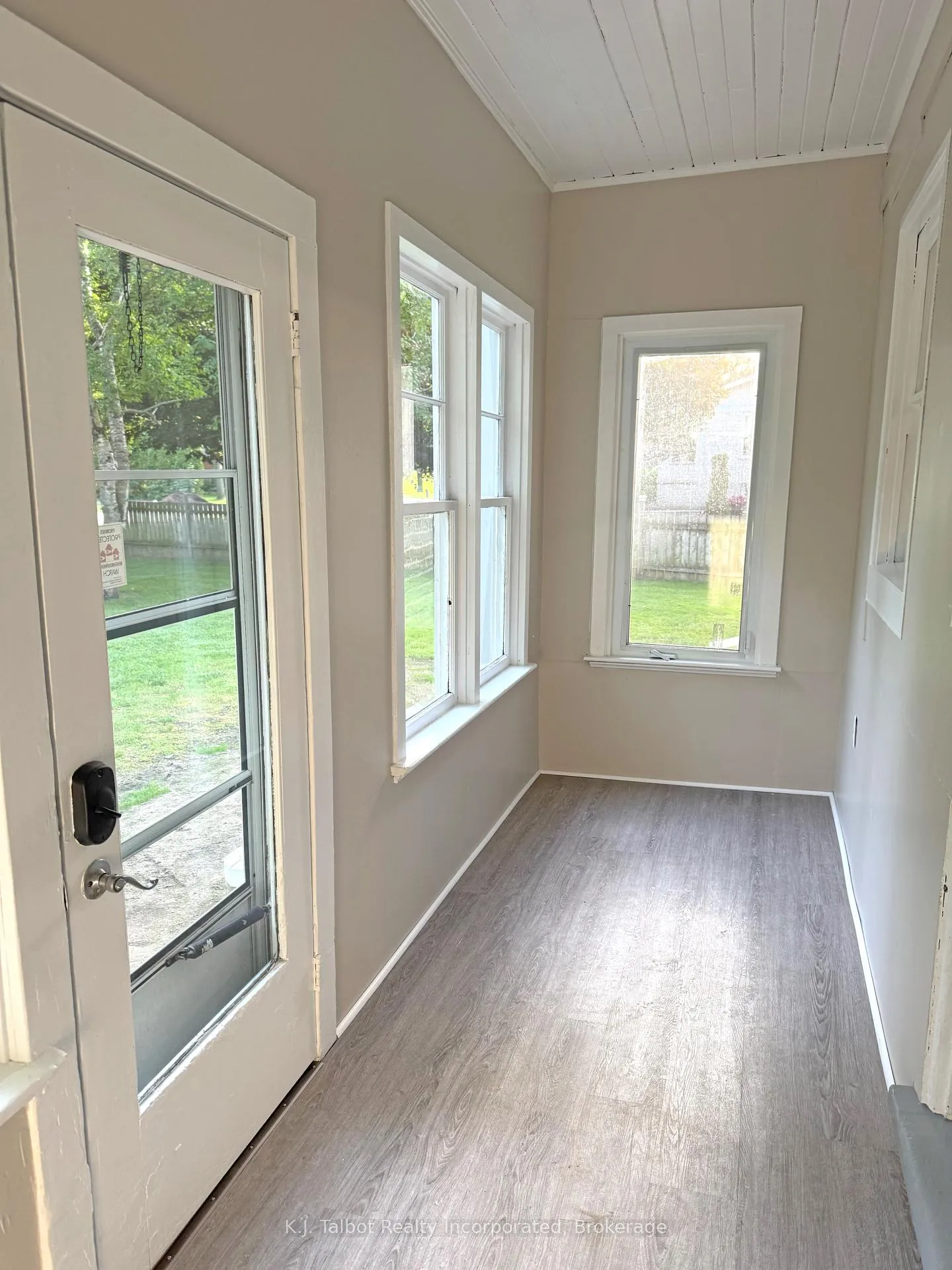 Photo 13 of 600 Fishleigh Street, Huron East, Brussels — HOMEH