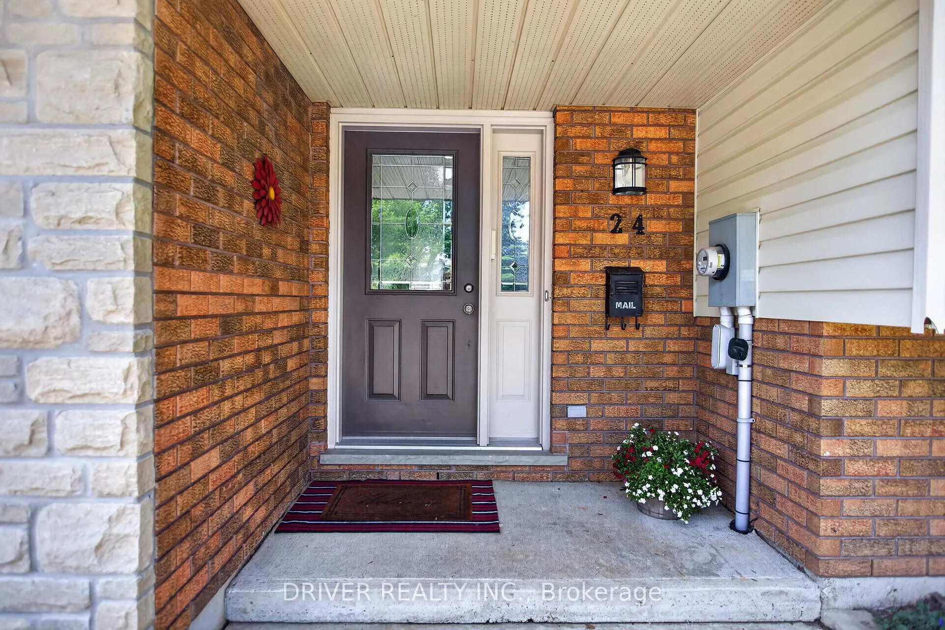 Photo 3 of 24 Hawthorne Crescent, Aylmer — HOMEH
