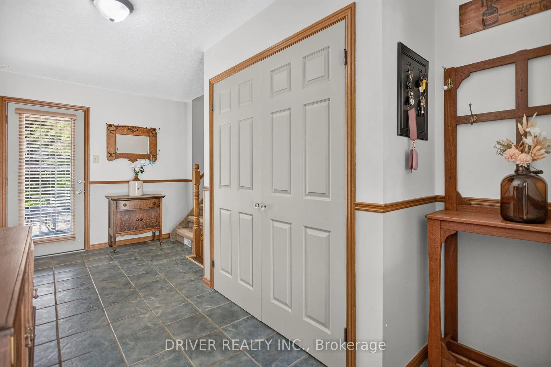 Photo 4 of 24 Hawthorne Crescent, Aylmer — HOMEH