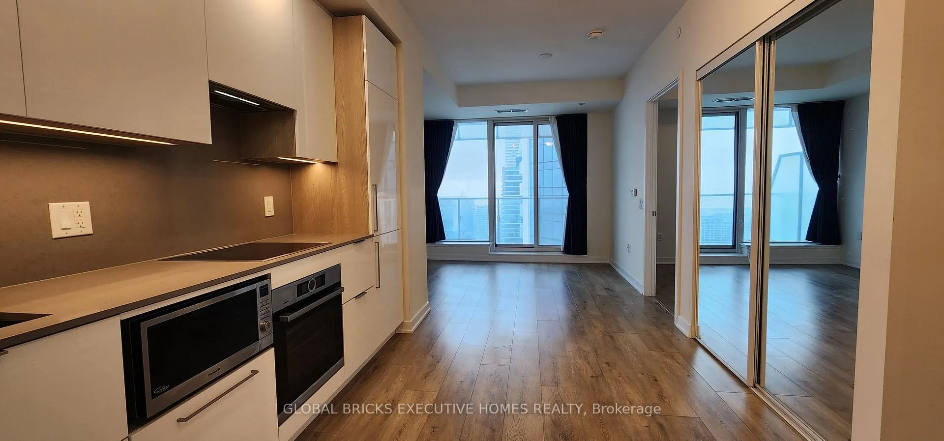 Photo 5 of Unit 4503, 28 Freeland Street, Toronto, Waterfront Communities — HOMEH