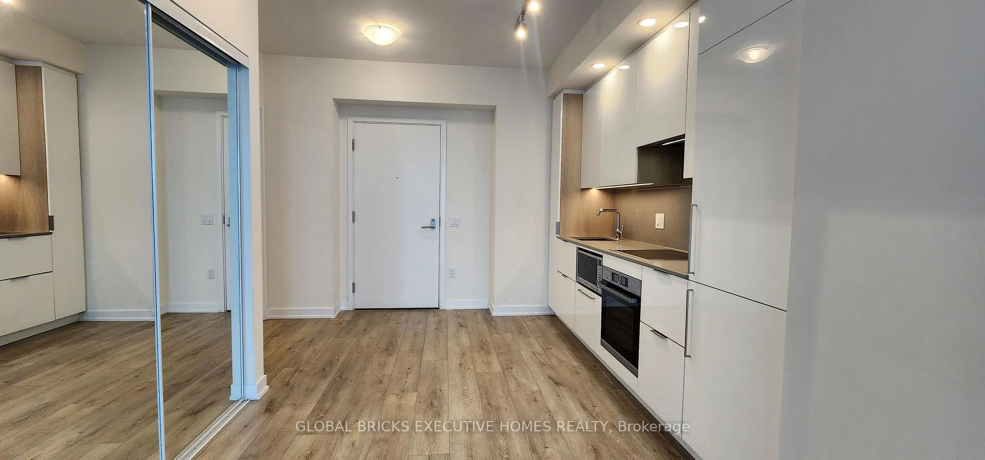 Photo 9 of Unit 4503, 28 Freeland Street, Toronto, Waterfront Communities — HOMEH
