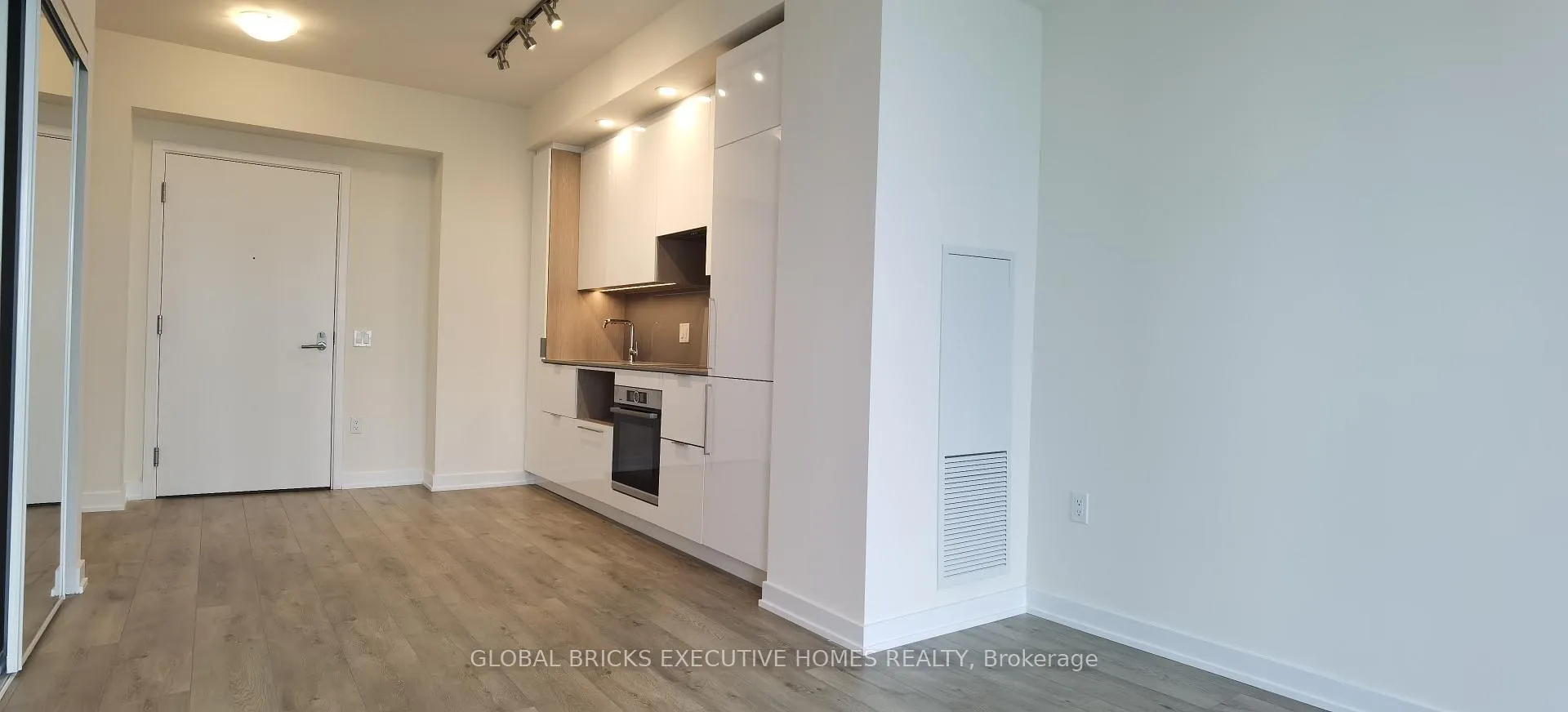 Photo 14 of Unit 4503, 28 Freeland Street, Toronto, Waterfront Communities — HOMEH