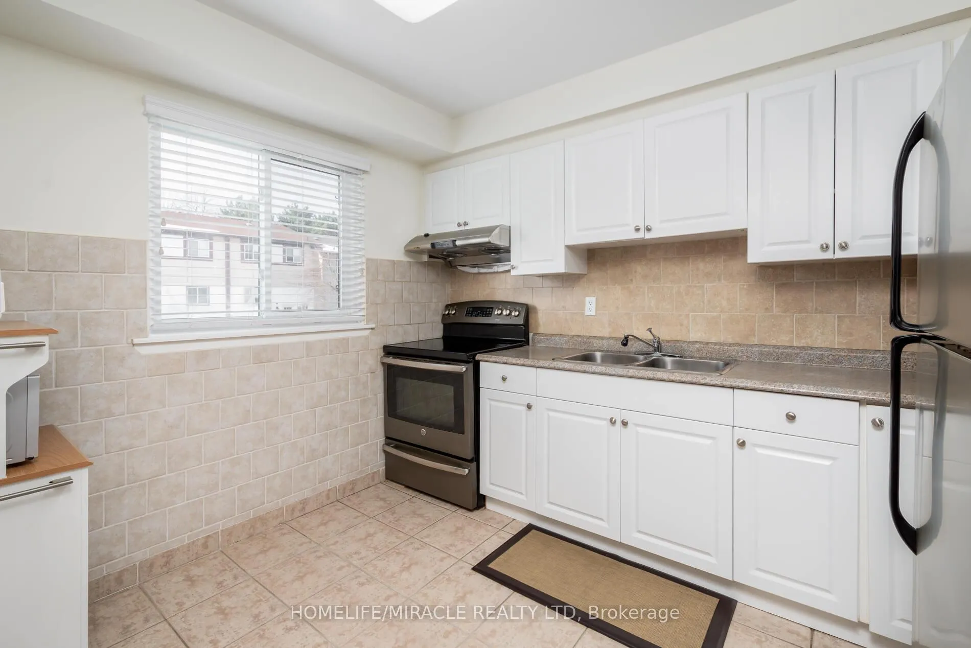 Photo 14 of Unit 51, 70 Moregate Crescent, Brampton, Central Park — HOMEH