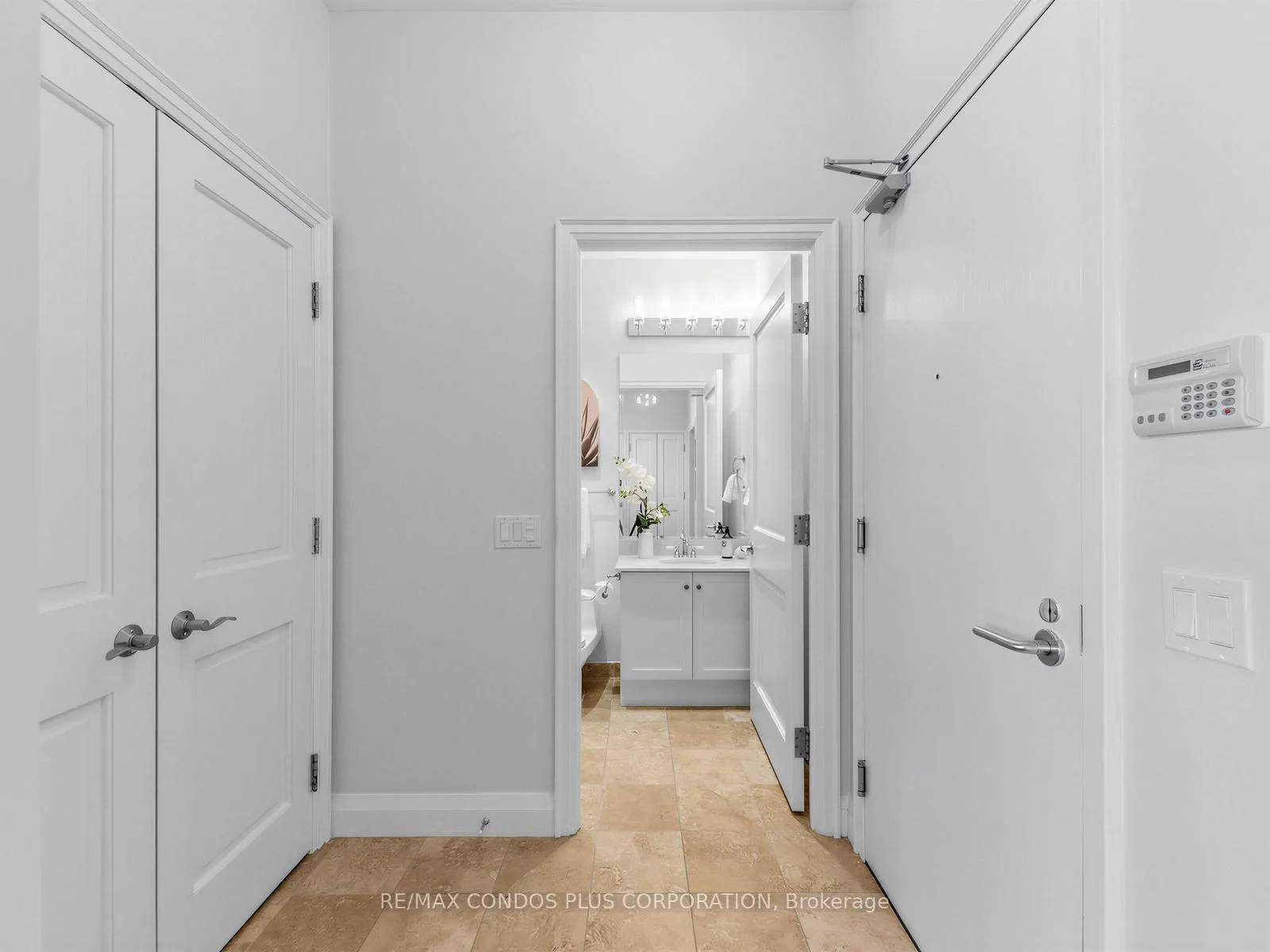 Photo 2 of Unit PH2, 208 Queens Quay W, Toronto, Waterfront Communities — HOMEH