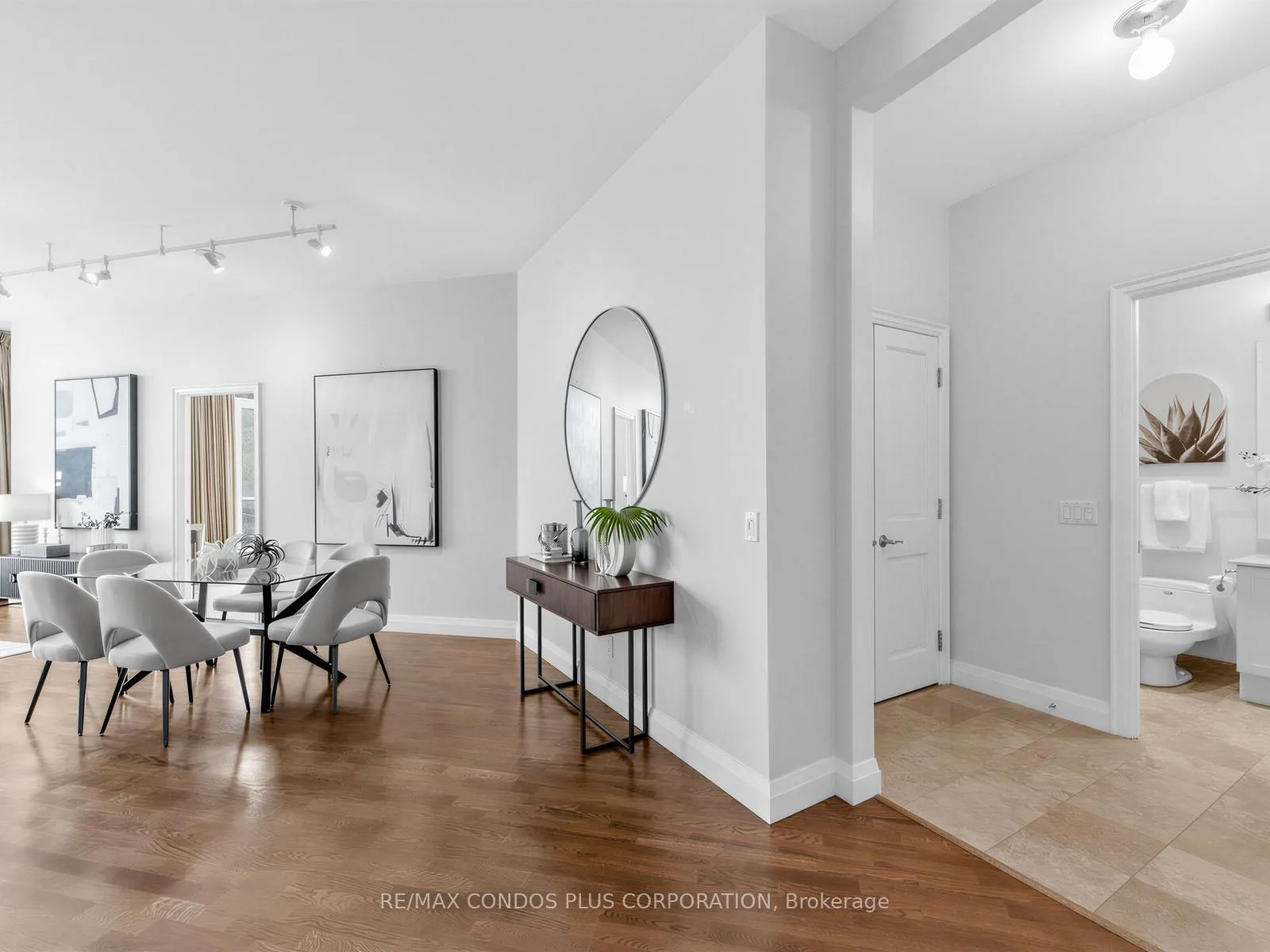 Photo 4 of Unit PH2, 208 Queens Quay W, Toronto, Waterfront Communities — HOMEH