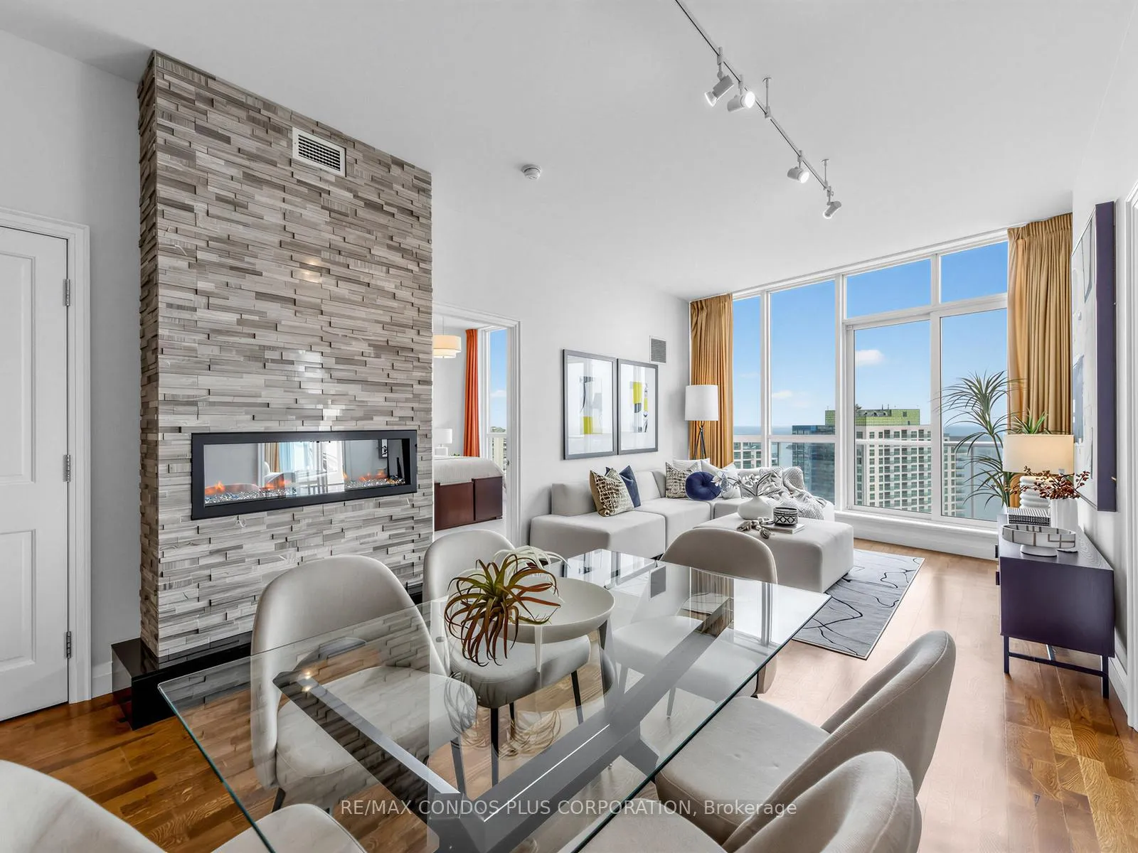 Photo 6 of Unit PH2, 208 Queens Quay W, Toronto, Waterfront Communities — HOMEH