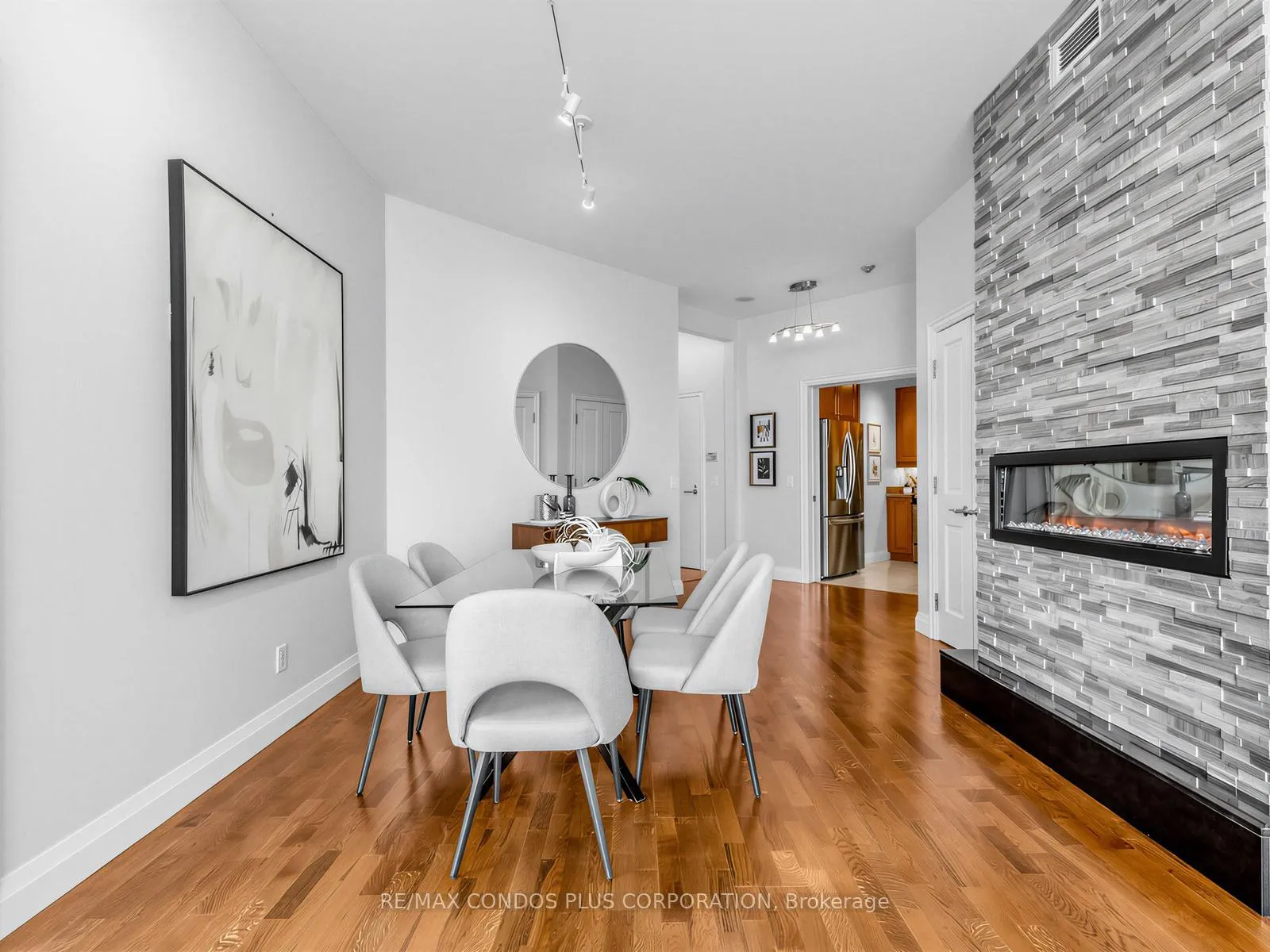 Photo 8 of Unit PH2, 208 Queens Quay W, Toronto, Waterfront Communities — HOMEH