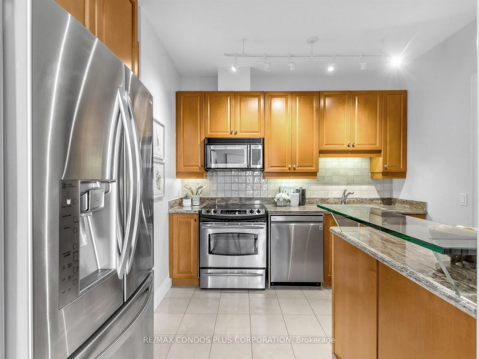Photo 14 of Unit PH2, 208 Queens Quay W, Toronto, Waterfront Communities — HOMEH