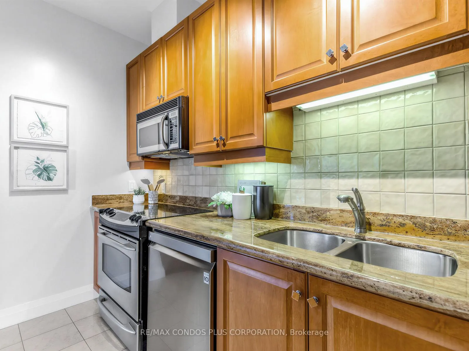 Photo 16 of Unit PH2, 208 Queens Quay W, Toronto, Waterfront Communities — HOMEH