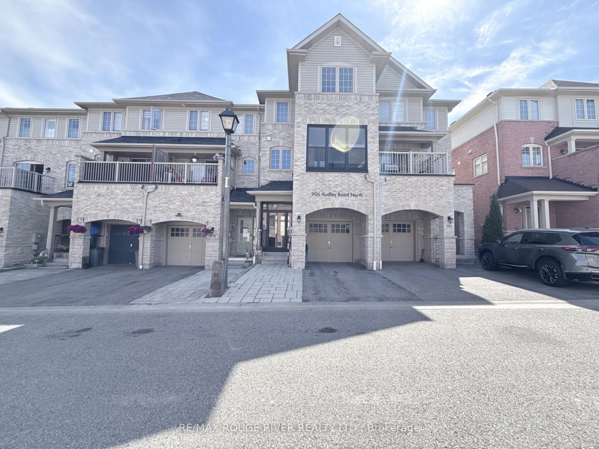 Photo 2 of 906 Audley Road N, Ajax, Central East — HOMEH