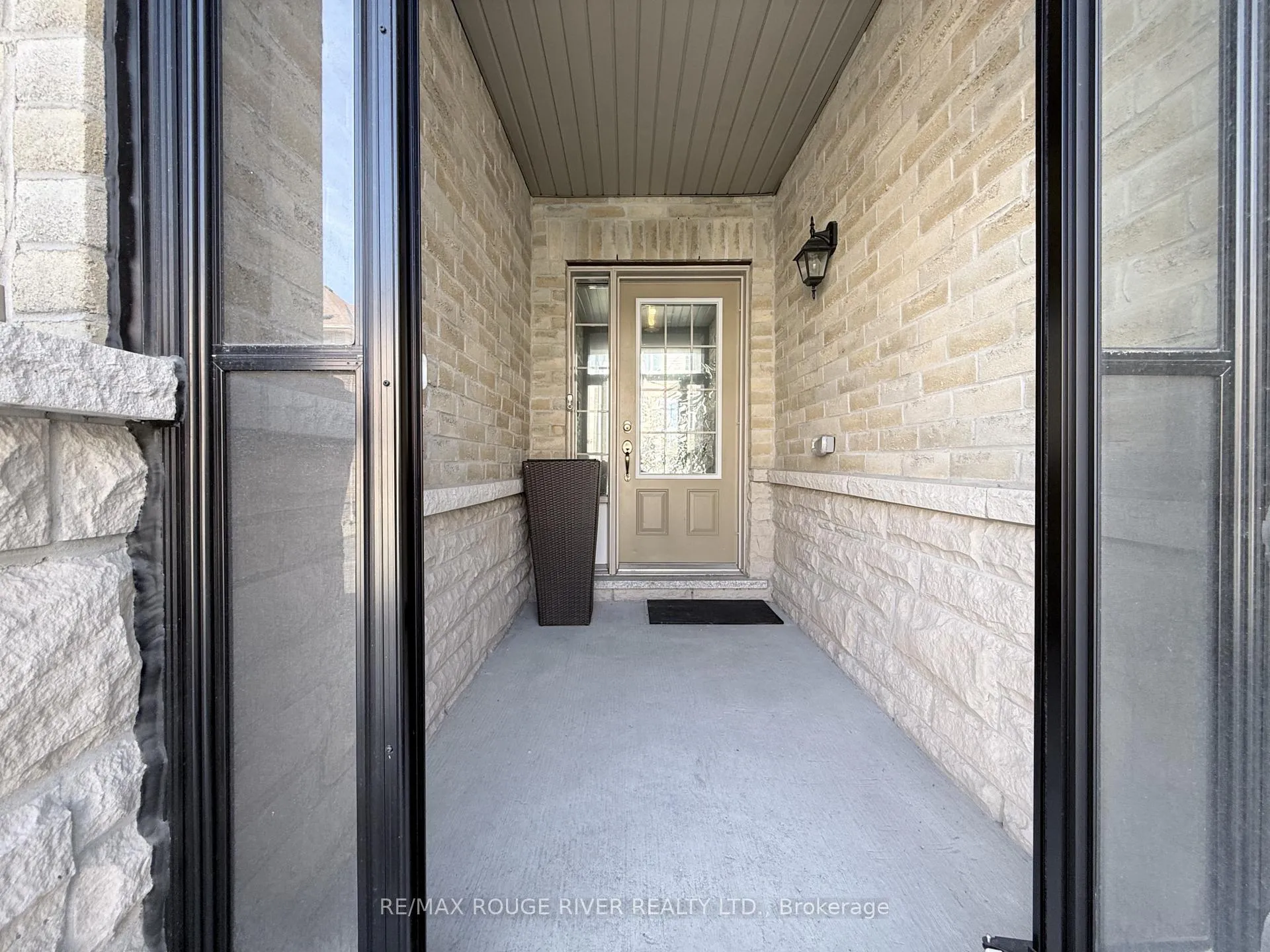Photo 3 of 906 Audley Road N, Ajax, Central East — HOMEH
