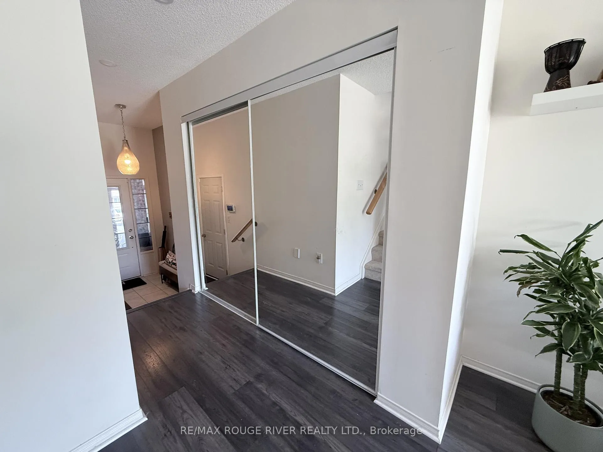 Photo 11 of 906 Audley Road N, Ajax, Central East — HOMEH