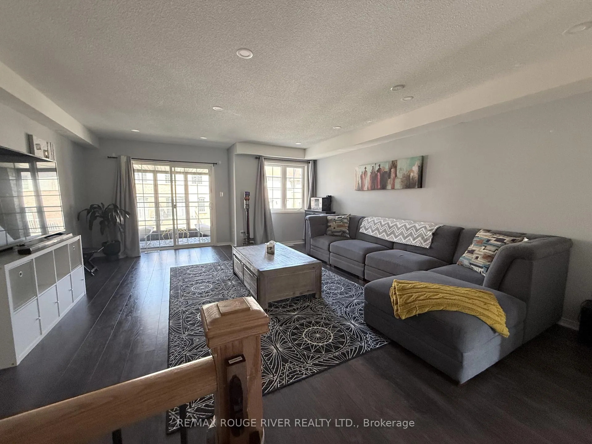 Photo 12 of 906 Audley Road N, Ajax, Central East — HOMEH