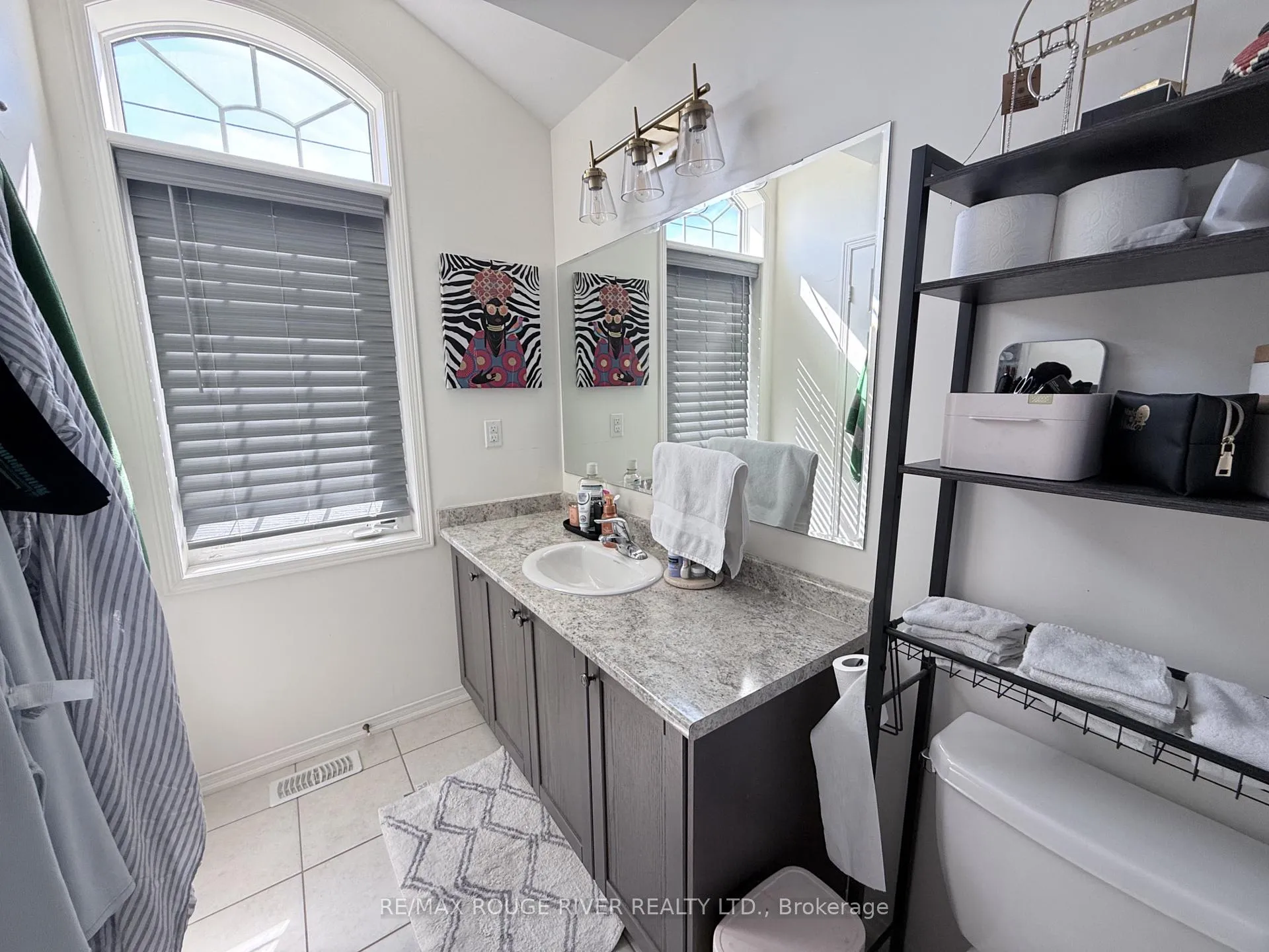 Photo 45 of 906 Audley Road N, Ajax, Central East — HOMEH