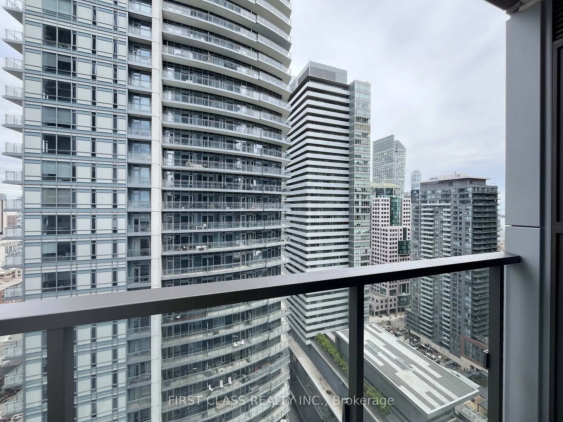 Photo 10 of Unit 3205, 8 Widmer Street, Toronto, Waterfront Communities — HOMEH