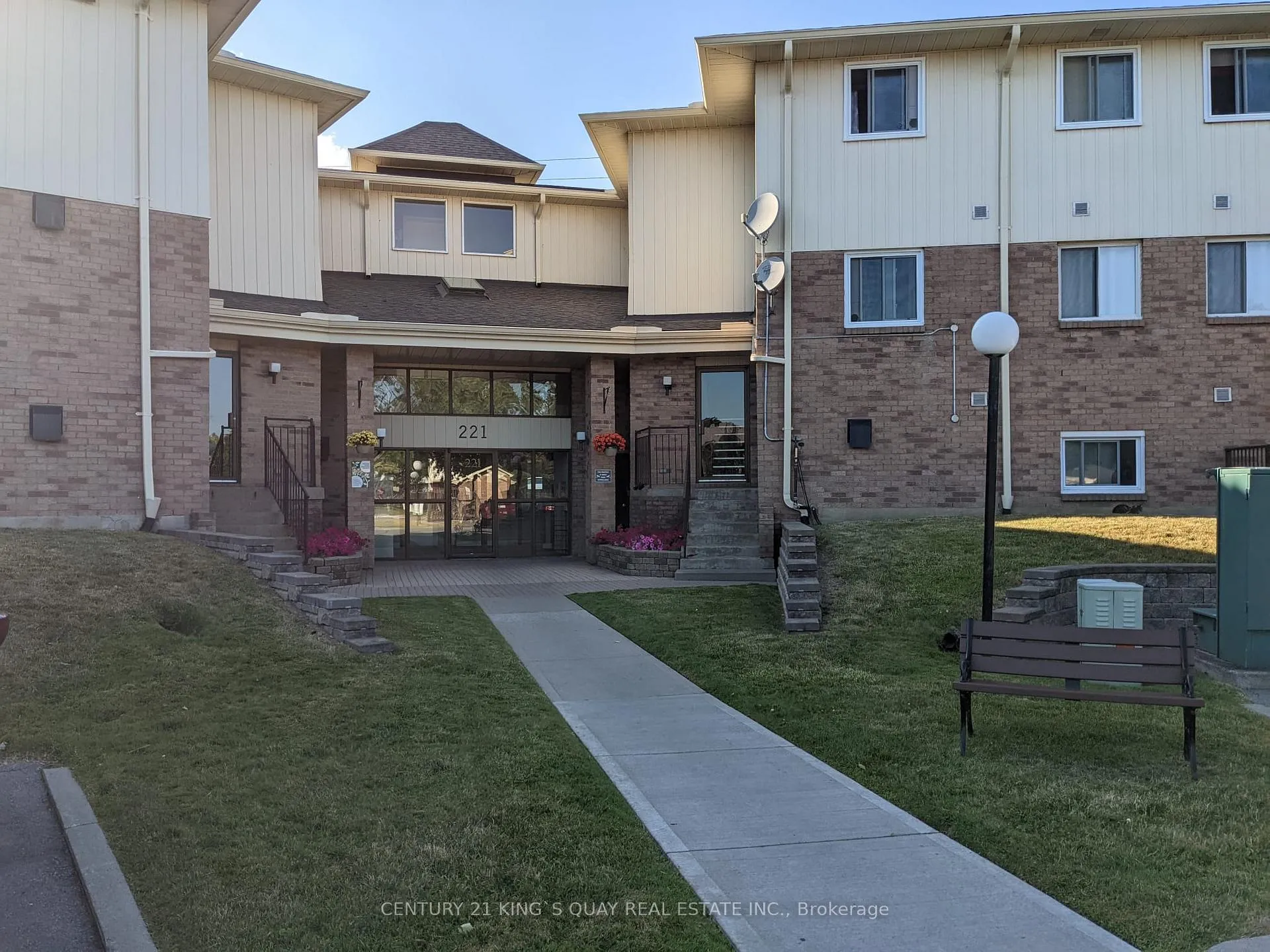 Front of Unit 211A, 221 North Park Street