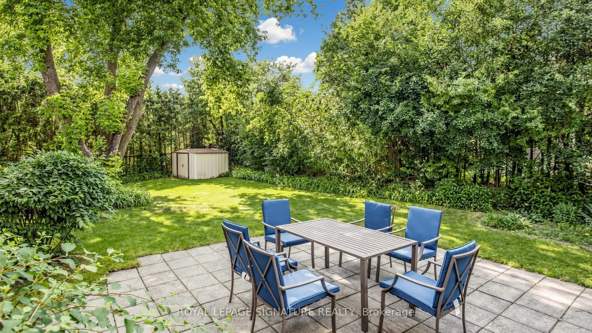 Photo 2 of 12 Linton Court, Markham, Aileen-Willowbrook — HOMEH