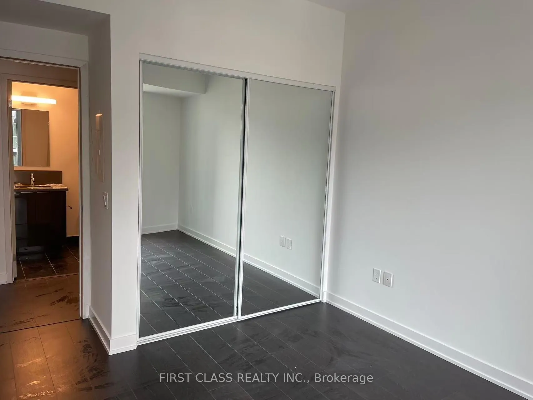 Photo 4 of Unit 1109, 121 St. Patrick Street, Toronto, Kensington-Chinatown — HOMEH