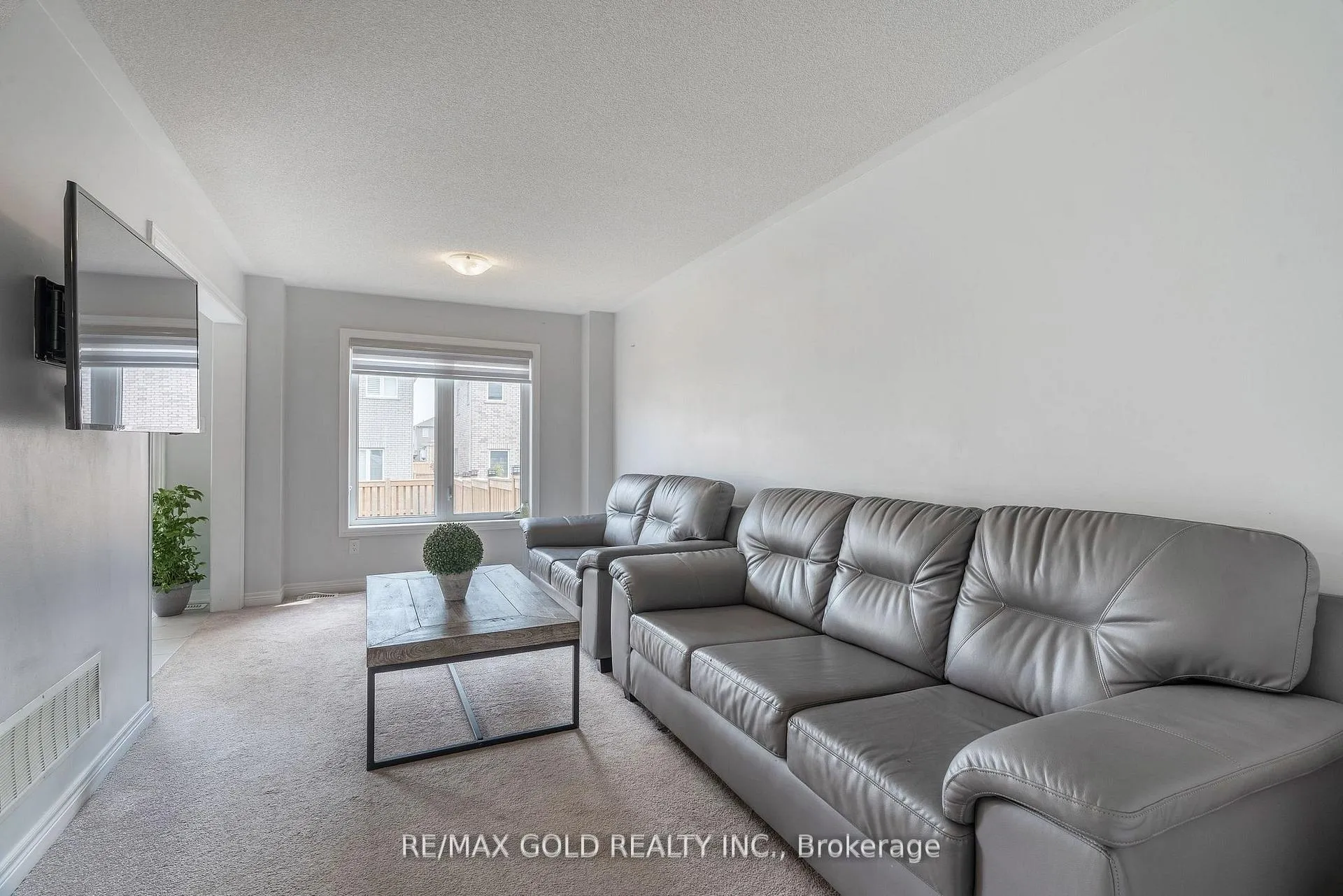 Photo 5 of 335 Stewart Street, Shelburne — HOMEH
