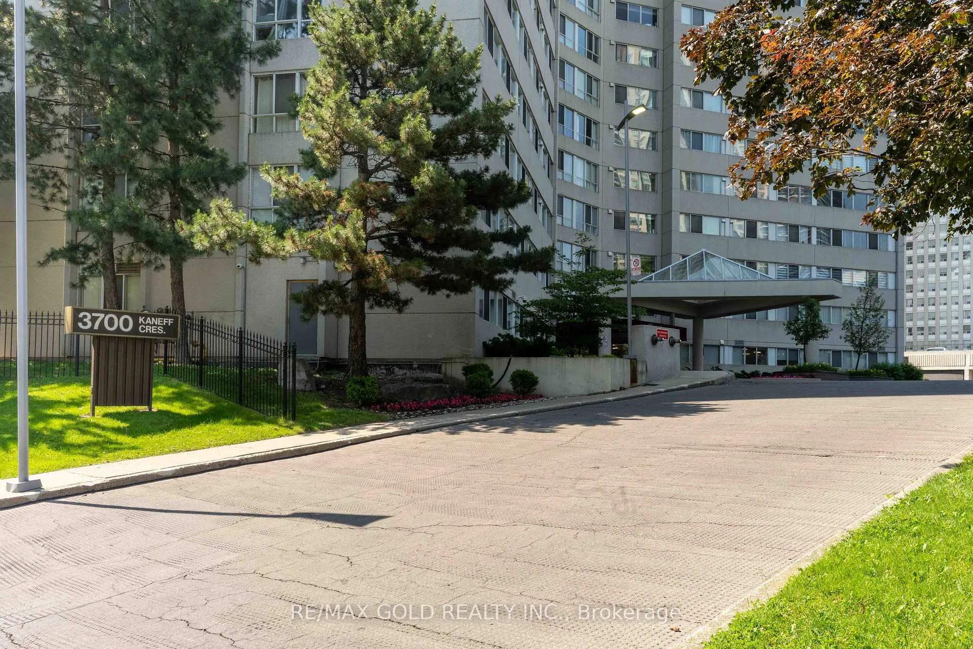 Photo 3 of Unit 2101, 3700 Kaneff Crescent, Mississauga, Mississauga Valleys — HOMEH
