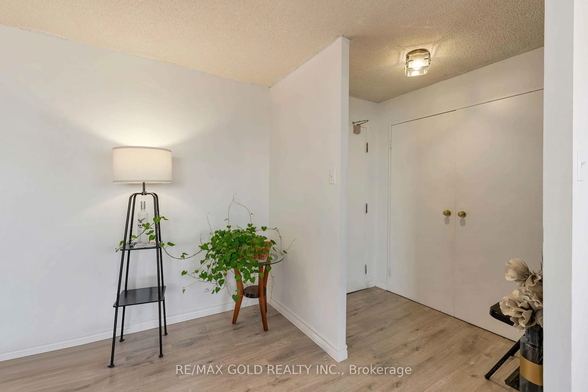 Photo 10 of Unit 2101, 3700 Kaneff Crescent, Mississauga, Mississauga Valleys — HOMEH