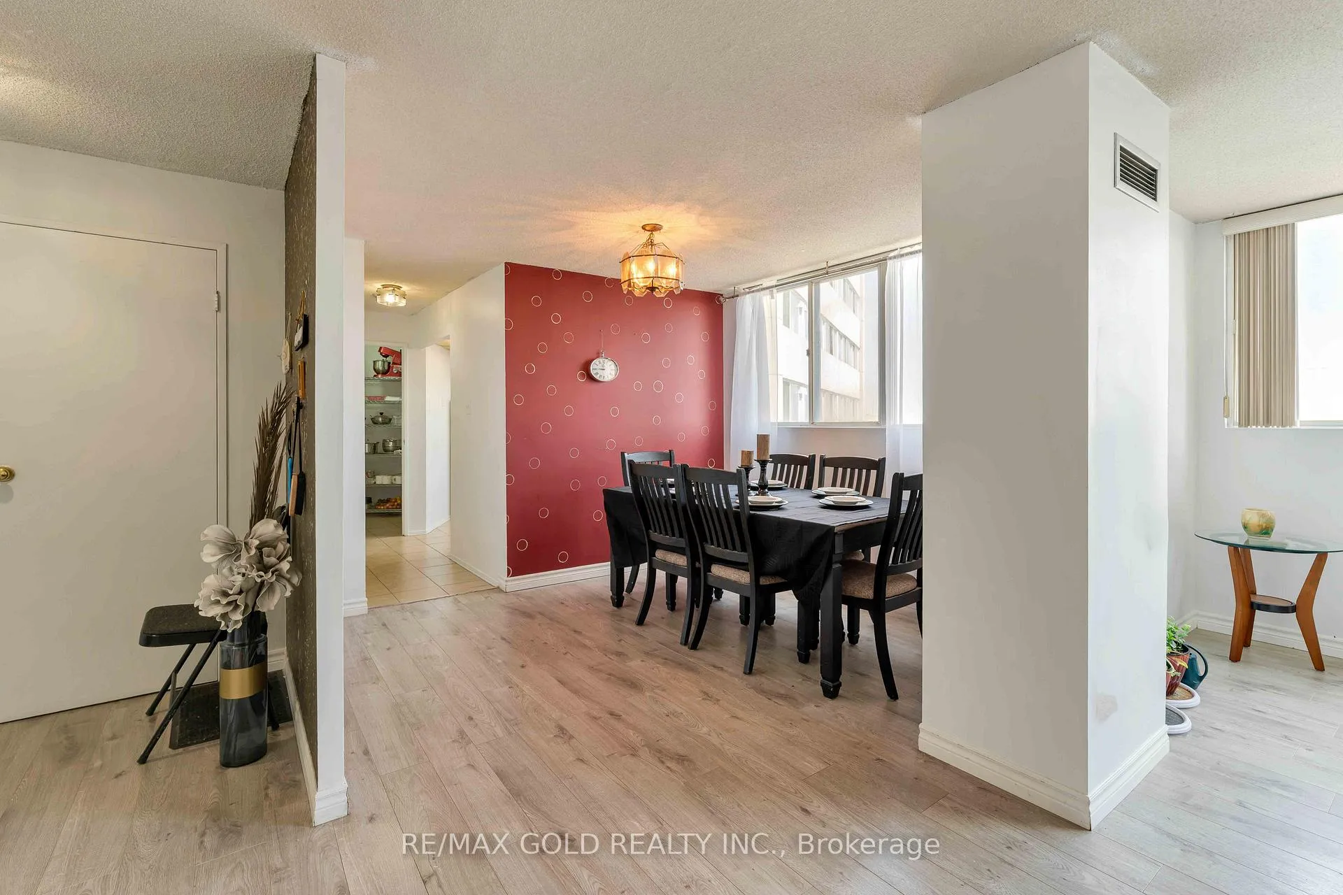Photo 13 of Unit 2101, 3700 Kaneff Crescent, Mississauga, Mississauga Valleys — HOMEH
