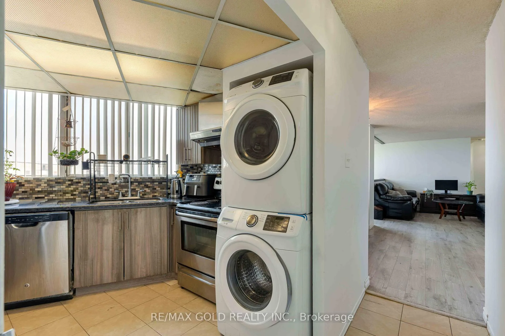 Photo 21 of Unit 2101, 3700 Kaneff Crescent, Mississauga, Mississauga Valleys — HOMEH