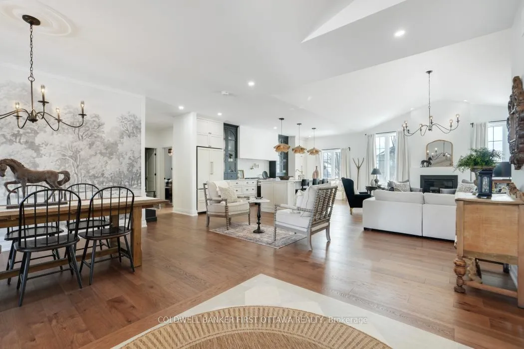 Photo 17 of 179 Glenncastle Drive, Ottawa, Carp — HOMEH