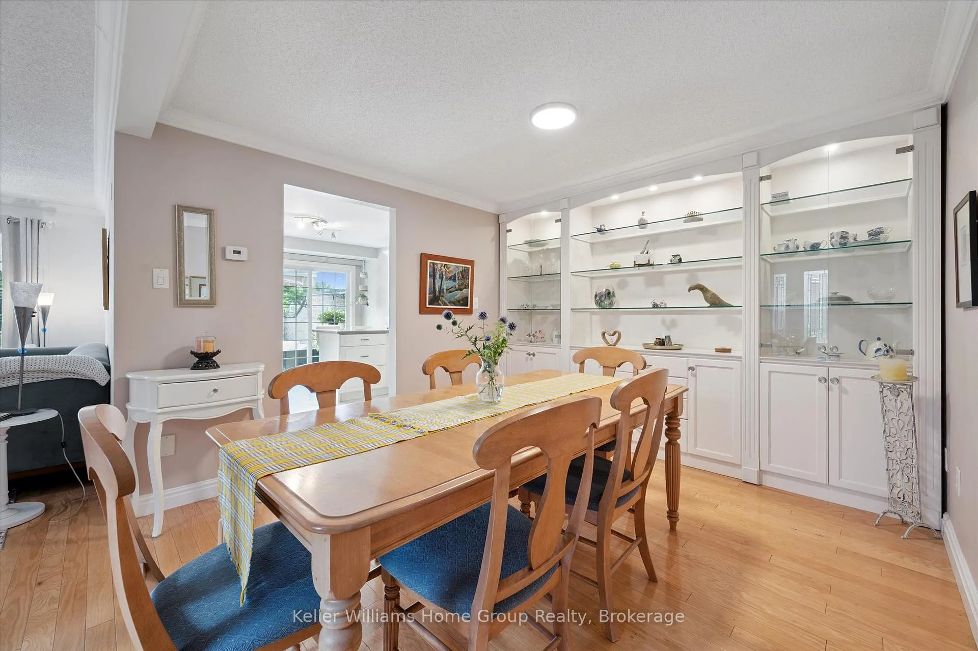 Photo 10 of Unit 4, 106 Woodlawn Road E, Guelph, Victoria North — HOMEH