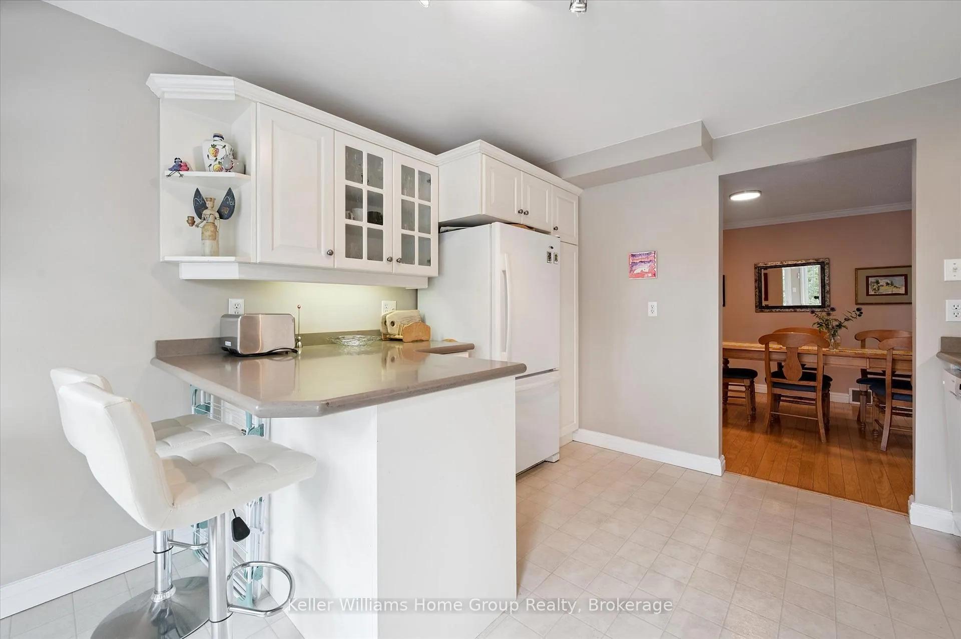 Photo 14 of Unit 4, 106 Woodlawn Road E, Guelph, Victoria North — HOMEH