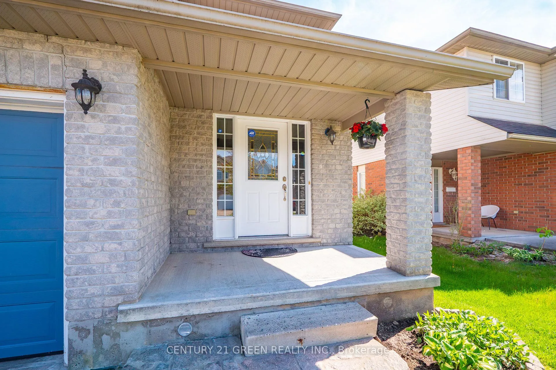 Photo 4 of 21 Hawkswood Drive, Kitchener, Bridgeport — HOMEH