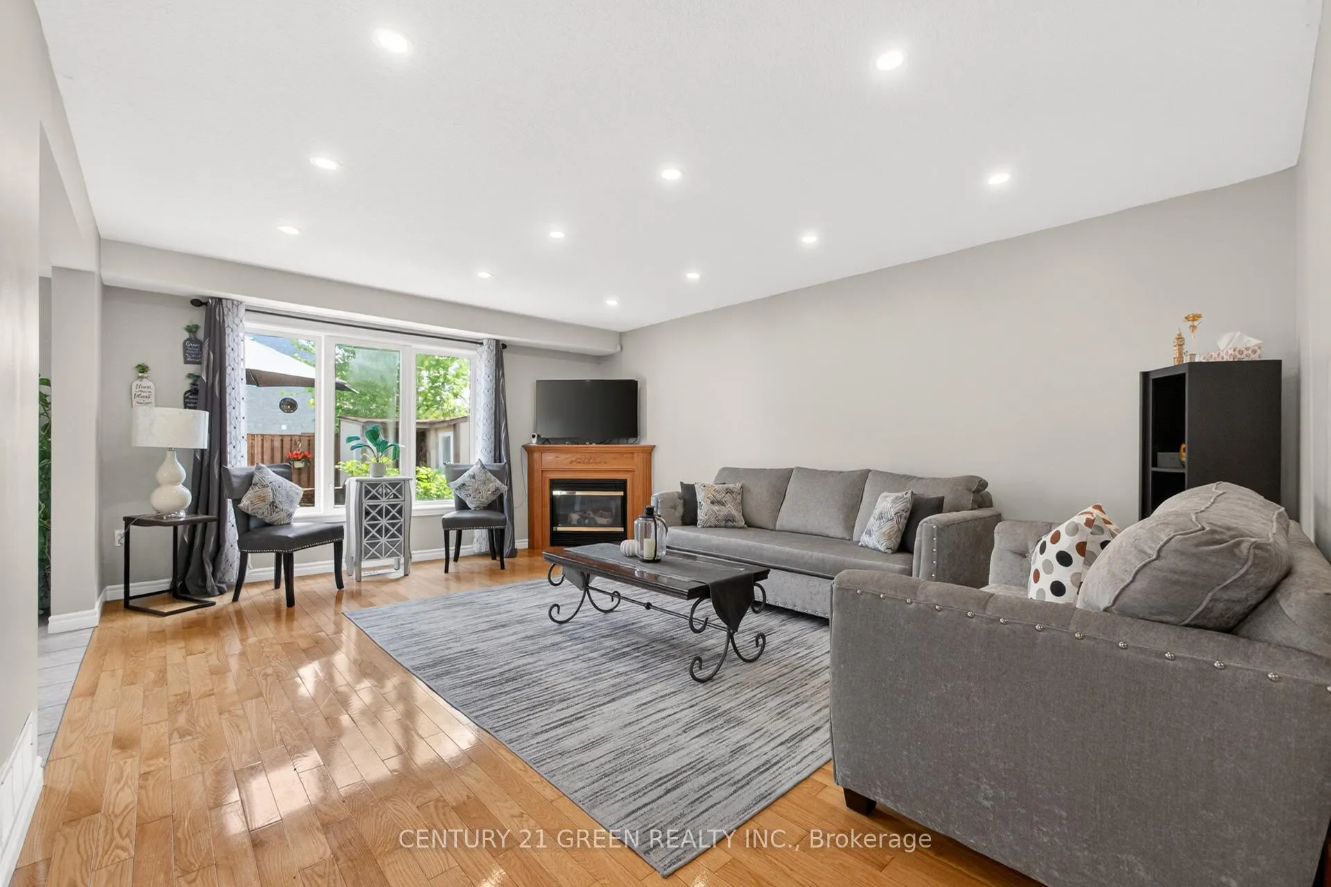 Photo 10 of 21 Hawkswood Drive, Kitchener, Bridgeport — HOMEH