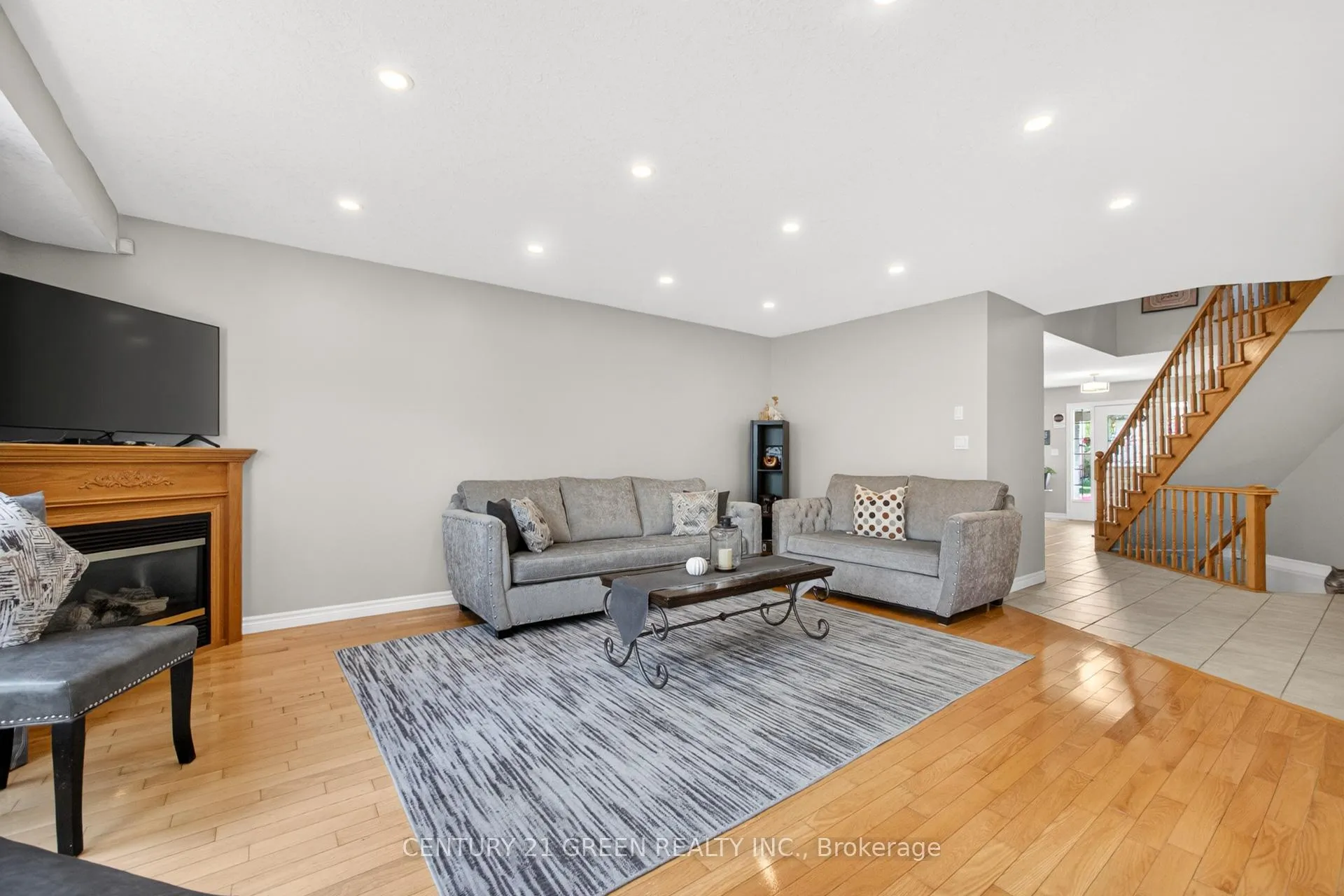 Photo 11 of 21 Hawkswood Drive, Kitchener, Bridgeport — HOMEH