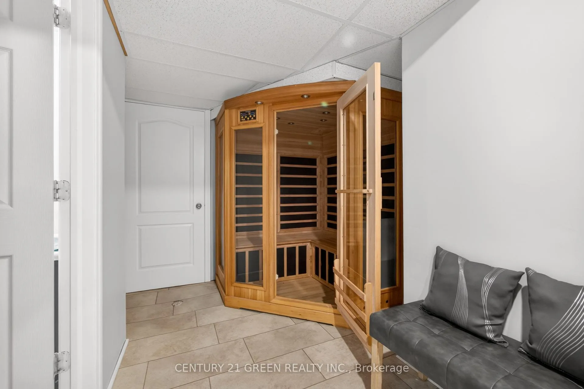 Photo 37 of 21 Hawkswood Drive, Kitchener, Bridgeport — HOMEH