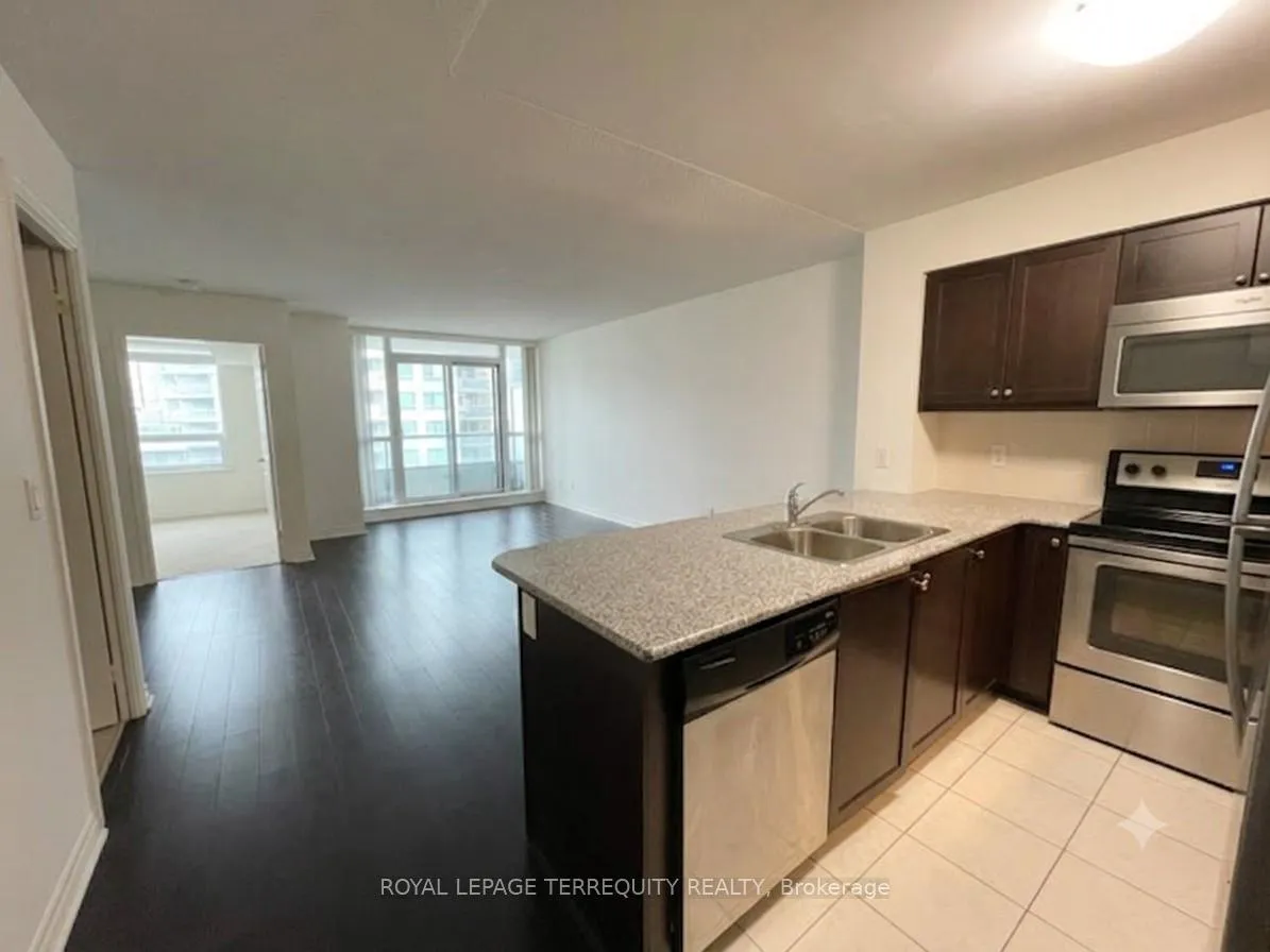 Photo 5 of Unit 803, 19 Grand Trunk Crescent, Toronto, Waterfront Communities — HOMEH