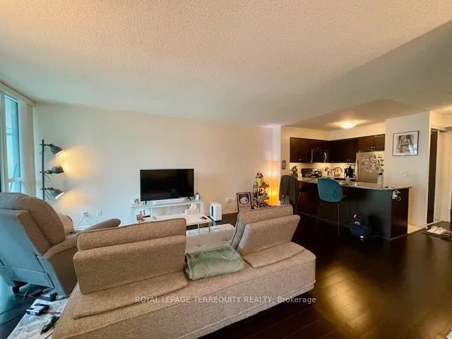 Photo 10 of Unit 803, 19 Grand Trunk Crescent, Toronto, Waterfront Communities — HOMEH
