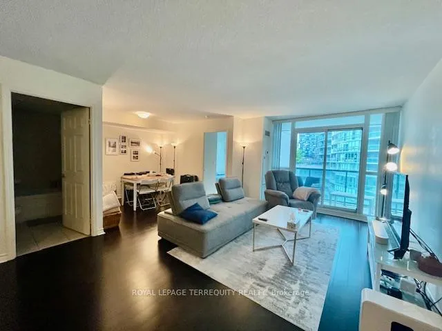Photo 13 of Unit 803, 19 Grand Trunk Crescent, Toronto, Waterfront Communities — HOMEH