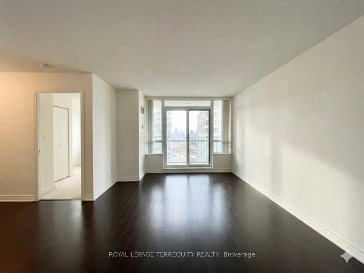 Photo 14 of Unit 803, 19 Grand Trunk Crescent, Toronto, Waterfront Communities — HOMEH